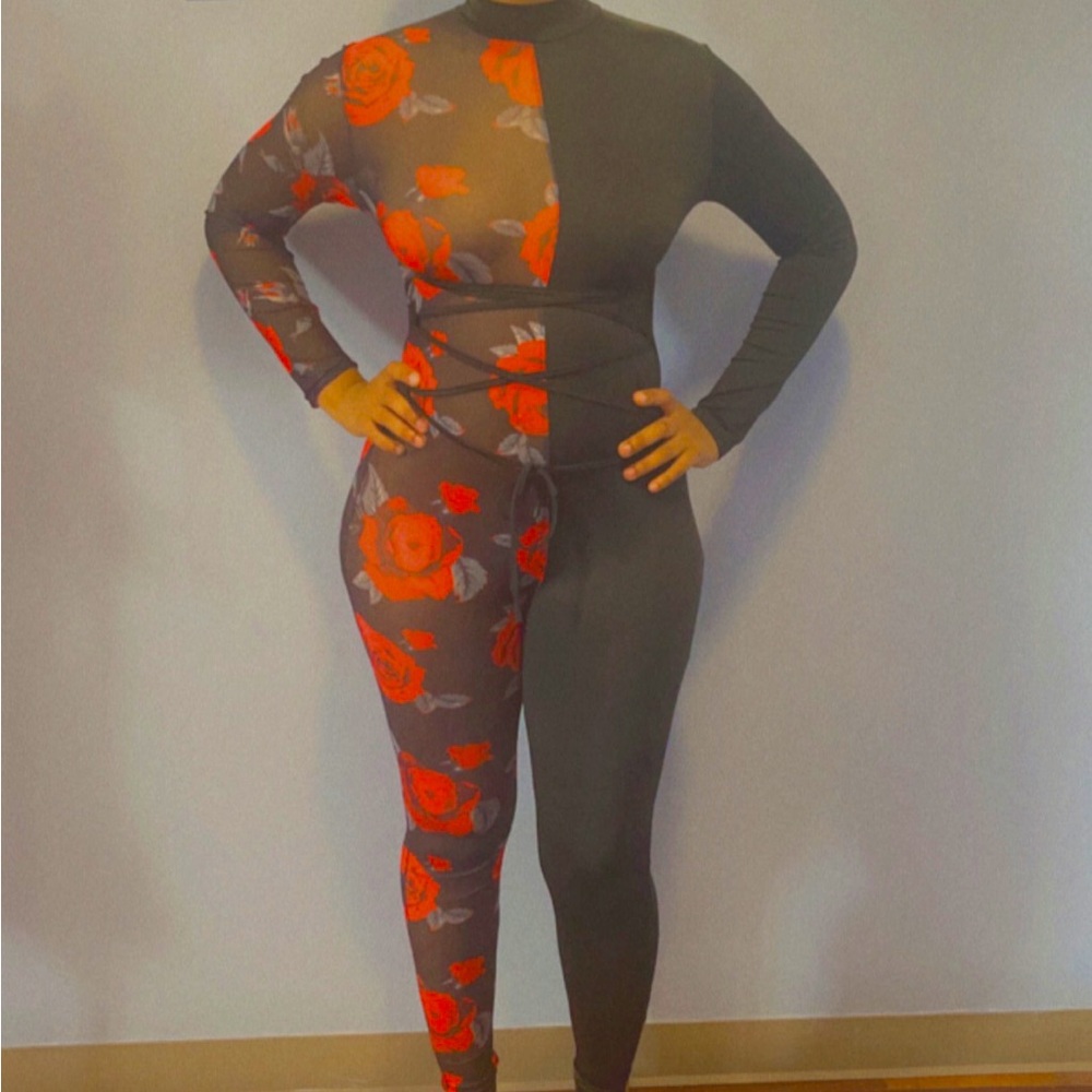 Love me Jumpsuit. Black and red with roses 💋